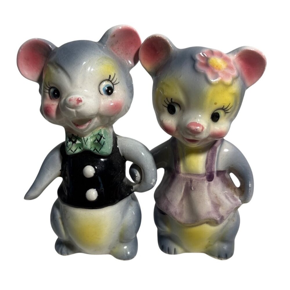 Mice Salt & Pepper Shakers Vintage Athropomorphic Linking Arms Kitsch Cute Japan